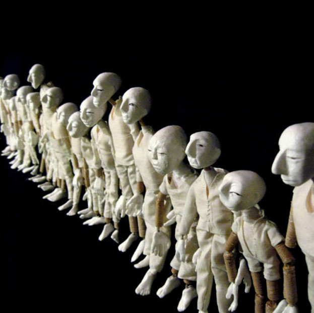 Hors de la Marionnette