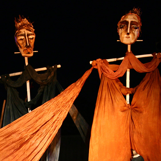 Hors de la Marionnette